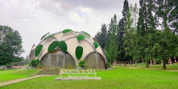Kebun Raya Bogor, Manjakan ‘Mata’ Pengunjung Dengan Pesona dan Keindahannya