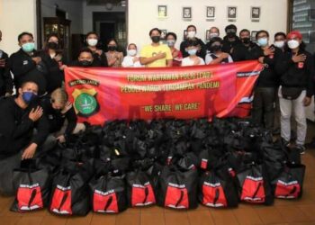 FWP Sebar Ratusan Paket Sembako untuk Warga Terdampak Covid-19