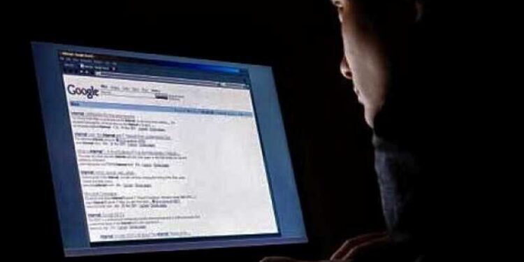 Saat WFH, Waspadai Computer Vision Syndrome