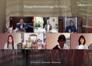 Peringati Hari Ulos Nasional, Tobatenun Gelorakan Semangat ‘Bangga Bertenun Bangga Berbudaya’