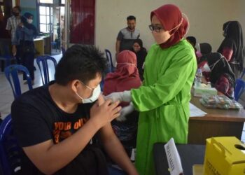 Tak Hanya Gelar Vaksinasi Massal, Alumni Akabri 1999 Berikan Bantuan Kepada Terdampak Pandemi