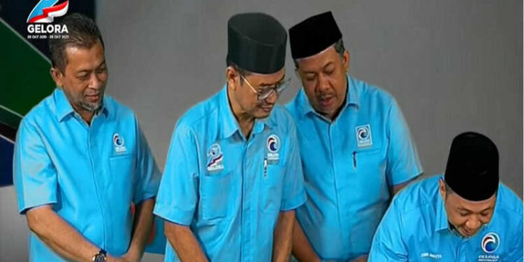 Rayakan Milad ke-2 dengan Potong Nasi Tumpeng Biru, Partai Gelora Dapat Ucapan Spesial dari Anies Baswedan dan Sandiaga Uno