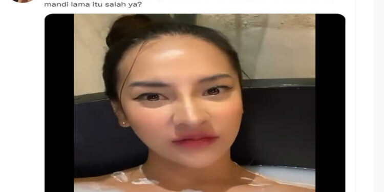 Anya Geraldine Pamer Berendam di Bathtub, Bikin Salah Fokus