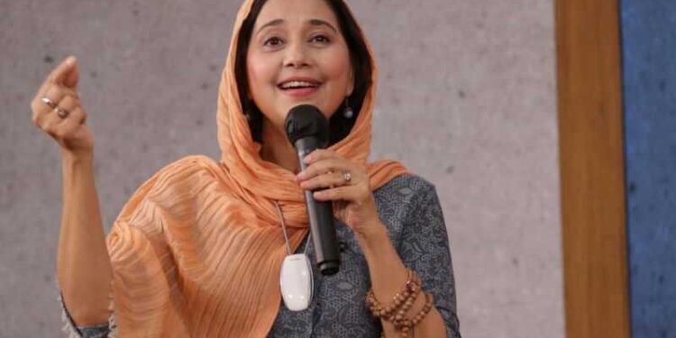 Ayu Azhari Siap Rilis Album Lagu Kuliner Nusantara