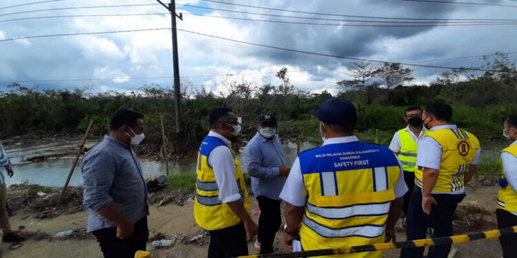 Kolam Retensi dan Shortcut Bakal Atasi Banjir Akses Menuju Bandara APT Pranoto