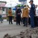 Diguyur Hujan, Syamsuar dan Edy Natar Cek Perbaikan Jalan