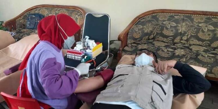 Hari Sumpah Pemuda, Kelurahan Karang Besuki Gelar Donor Darah