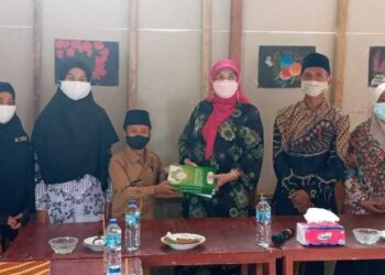 Emma Yohanna Apresiasi Millenial Pendiri Pesantren Gratis