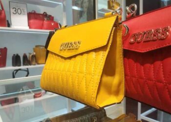 Manjakan Costumer, GUESS Buka Gerai Pertamanya di Depok