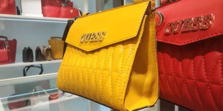 Manjakan Costumer, GUESS Buka Gerai Pertamanya di Depok