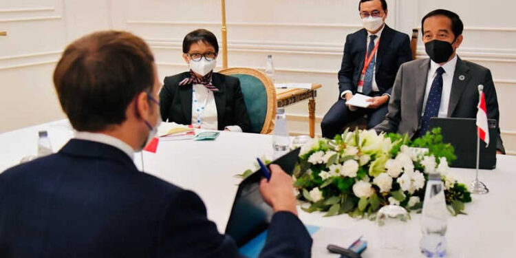 Jokowi Bertemu Presiden Prancis Bahas soal Pertahanan Hingga Perubahan Iklim