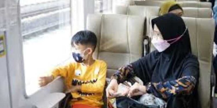 Sebelumnya Dilarang, Anak Usia Dibawah 12 Tahun Boleh Naik Kereta Api Kembali