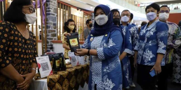 Kustini Apresiasi Kinerja Panitia Koperasi dan UMKM Expo 2021