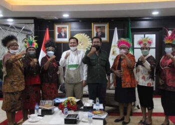 Soal Papua, Waket DPD RI Terima Audiensi Mace-Mace Aktivis Perempuan