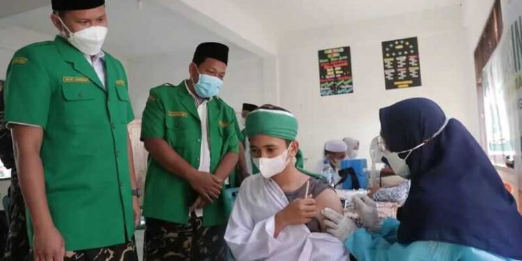 Vaksinasi Warnai Hari Santri Nasional di Kabupaten Deli Serdang