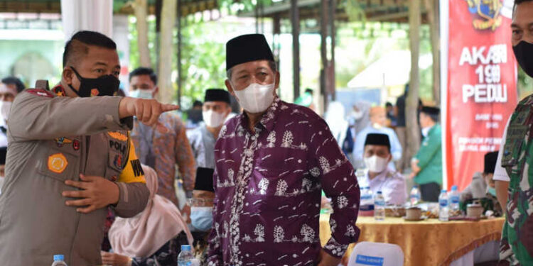 Kasus Covid-19 Terjadi Penurunan di Jambi, Abdullah Sani Tinjau Vaksinasi Massal