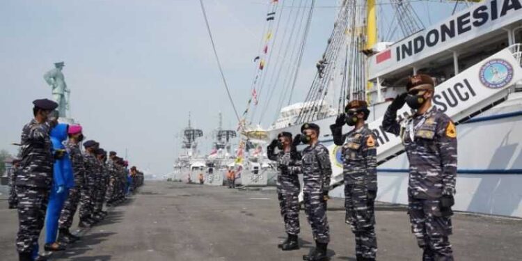 112 Taruna Akademi Angkatan Laut Tingkat lll Angkatan ke-68 Tiba di Pangkalan Surabaya