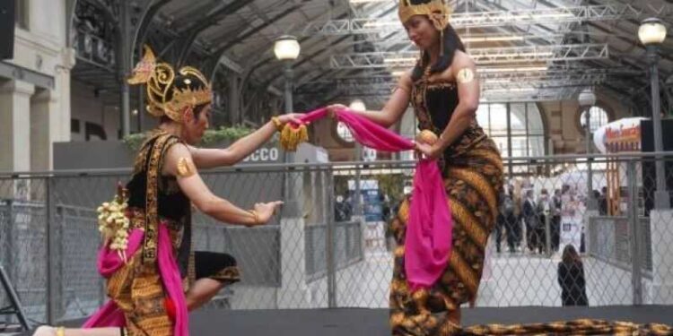 Atdikbud RI Komitmen Promosikan Kekayaan Budaya Indonesia di Paris