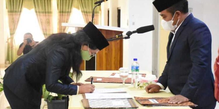 Tujuh Pejabat Pemkab Manggarai Barat Dilantik Oleh Edistasius