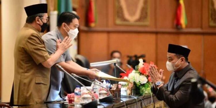 Syamsuar Berikan Apresiasi Kepada Panitia Pansus DPRD Riau