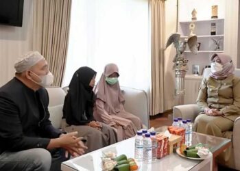 Wabup Lumajang Berangkatkan Aluna dan Zaskia ke Ajang OMATIQ