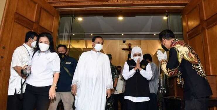 Khofifah Bersama Jajaran Tinjau Gereja Di Surabaya