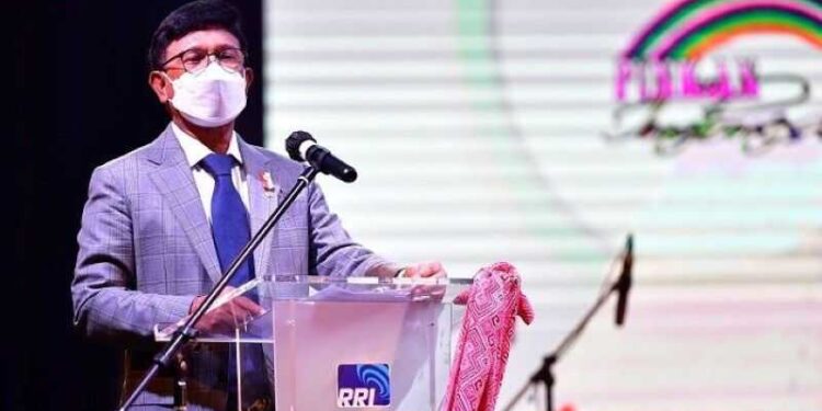 Menkominfo: Tetap Waspada dan Terapkan Prokes