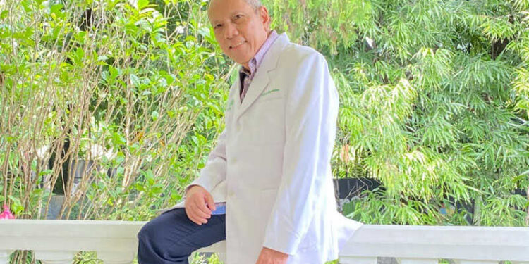 Antipasi Omicron, Prof. Tjandra Aditama: Kerumunan Bisa Tularkan Covid