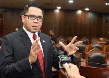 Komisi III DPR RI Berikan Bantuan Untuk Korban Erupsi Gunung Semeru