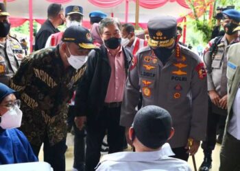 Jelang Pergantian Tahun, Menko PMK Pantau Pelaksanaan Vaksinasi