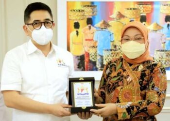 Menaker Minta Kadin Terapkan Kebijaksanaan Skala Upah