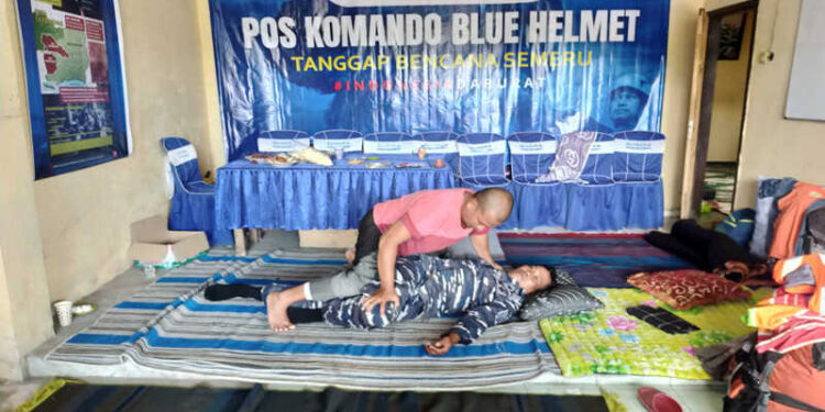 Jadi Tempat Favorit Relawan, Posko Kolaborasi Relawan Blue Helmet Sedaikan Makan, Tempat Tinggal dan Pijat Plus-plus