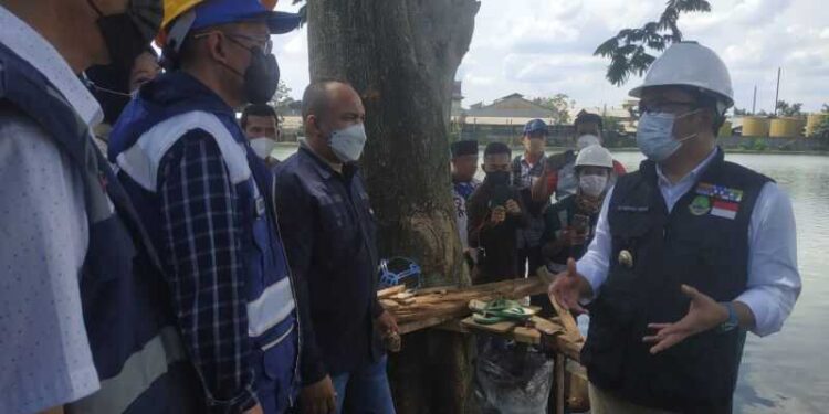 Kunjungi Pekerjaan Penataan Setu Rawa Kalong, Ridwan Kamil Sentil Dinas SDA