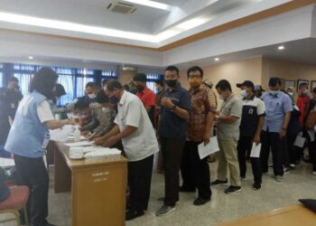 Deteksi Dini, 100 Pegawai Kemendikbudristek RI Test Urine