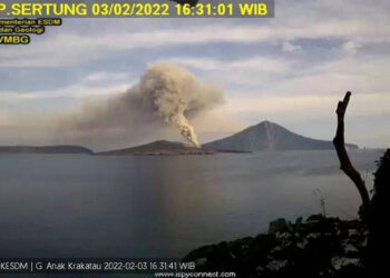 Gunung Anak Krakatau Kembali Erupsi, PVMBG Minta Masyarakat Menjauh