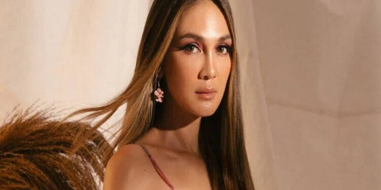 Luna Maya Bekukan Sel Telurnya, Ada Apa? Simak