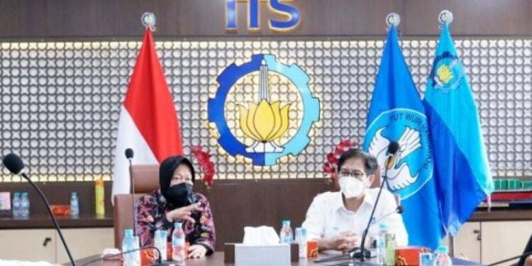 mensos Risma di ITS Surabaya