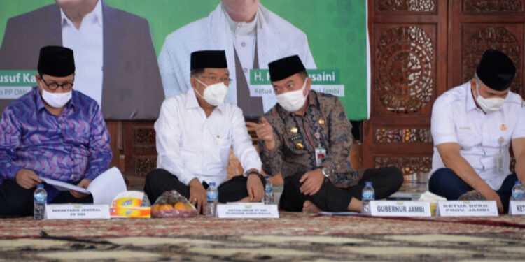JK Kukuhkan Pengurus DMI Jambi, Al Haris Ajak Masyarakat Makmurkan Masjid