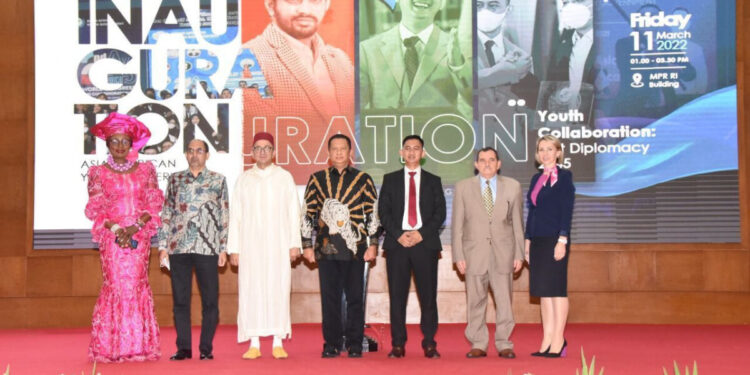 Ketua MPR Lantik Lantik Pengurus Organisasi Pemuda Asia Afrika