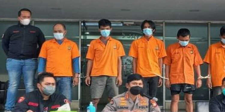 Polda Metro Jaya Tangkap Begal Sadis Bersenjata Rencong di Depok