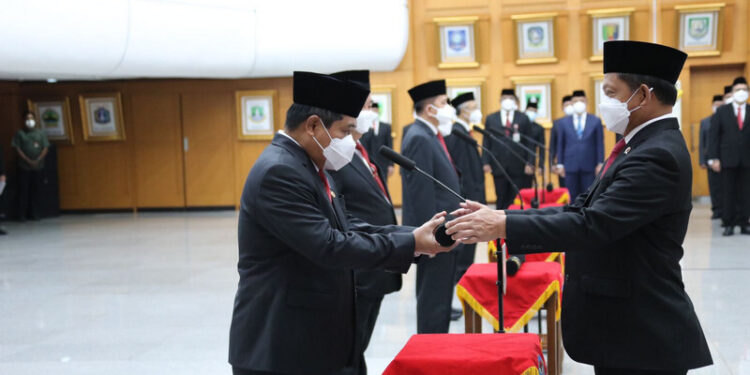 Mendagri Lantik Suhajar Diantoro Jadi Sekjen Definitif Kemendagri