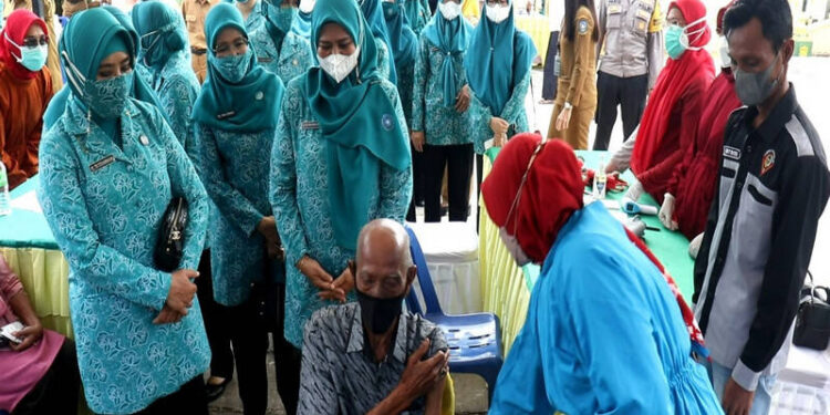 Ketum TP PKK Berharap Ekonomi Bisa Bangkit Kembali