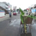 Protes Pemerintah, Warga Tanam Pohon Pisang di Jalan Berlubang