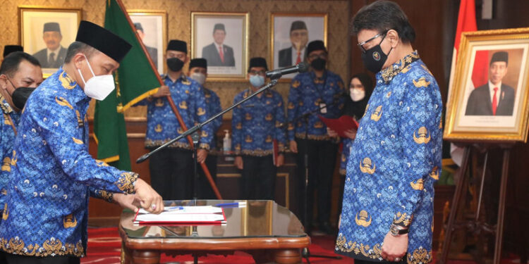 Tjahjo Kumulo Kukuhkan Kembali Dirjen Dukcapil Kemendagri Jadi Ketua Umum Korpri