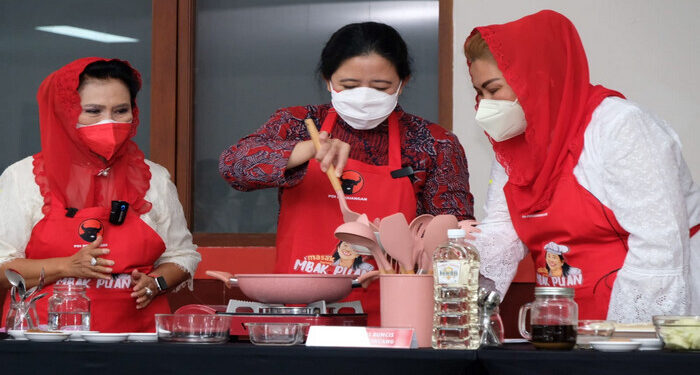 Saat Puan Demo Memasak: Meski Enggak Jago, Harus Bisa Masak