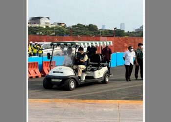 Anies Baswedan Supiri Jokowi Pakai Buggy Tinjau Persiapan Formula E