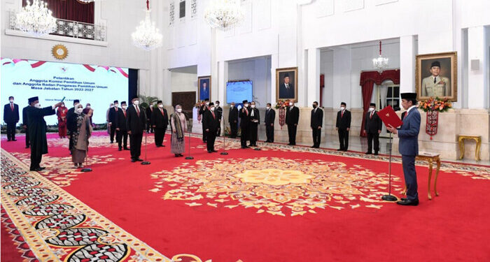 Presiden Jokowi Lantik Anggota KPU dan Bawaslu Periode 2022-2027