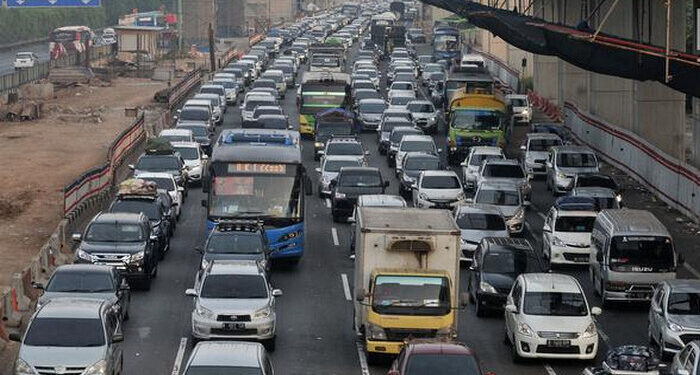 Polri Mulai Berlakukan Contraflow di KM 47 Tol Jakarta-Cikampek