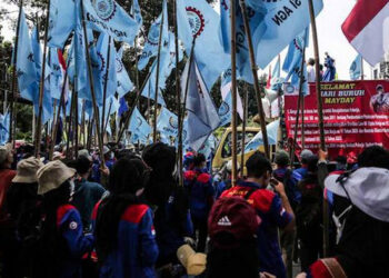 Buruh Gelar Perayaan May Day Fiesta di Gedung DPR/MPR dan Stadion GBK Bawa 18 Tuntutan
