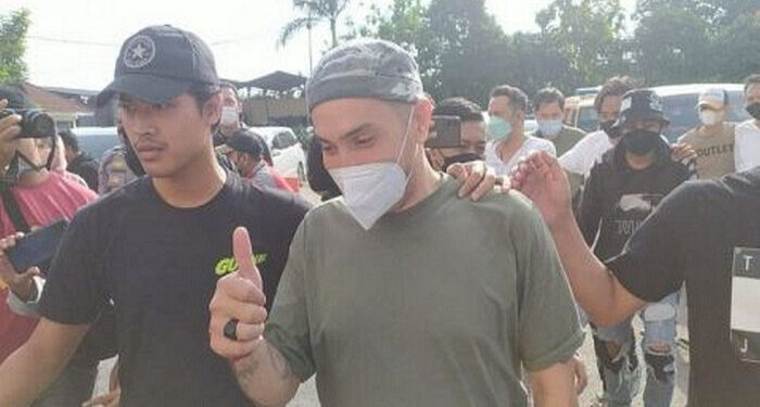 Konsumsi Sabu-sabu Bersama Empat Temannya, Artis Gary Iskak di Cokok Polisi di Bandung